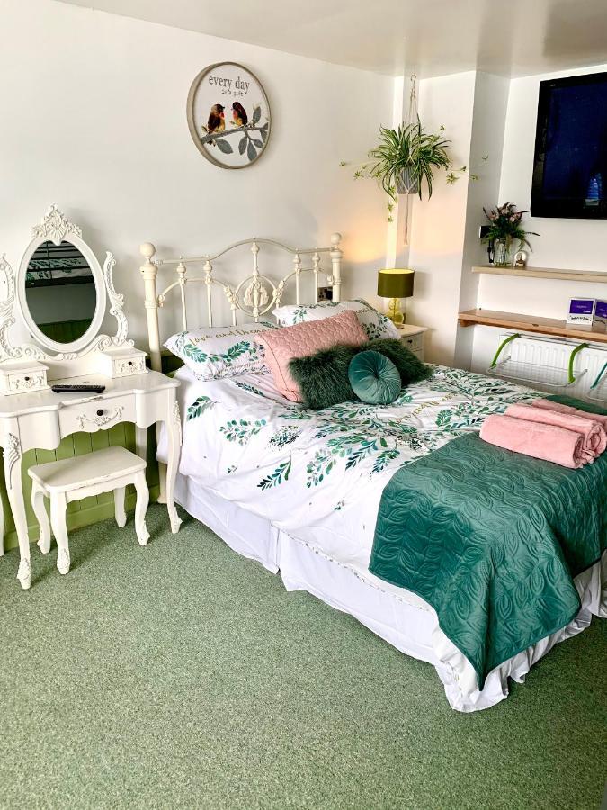 Bed and Breakfast Barrs Court Beds Warmley Exterior foto